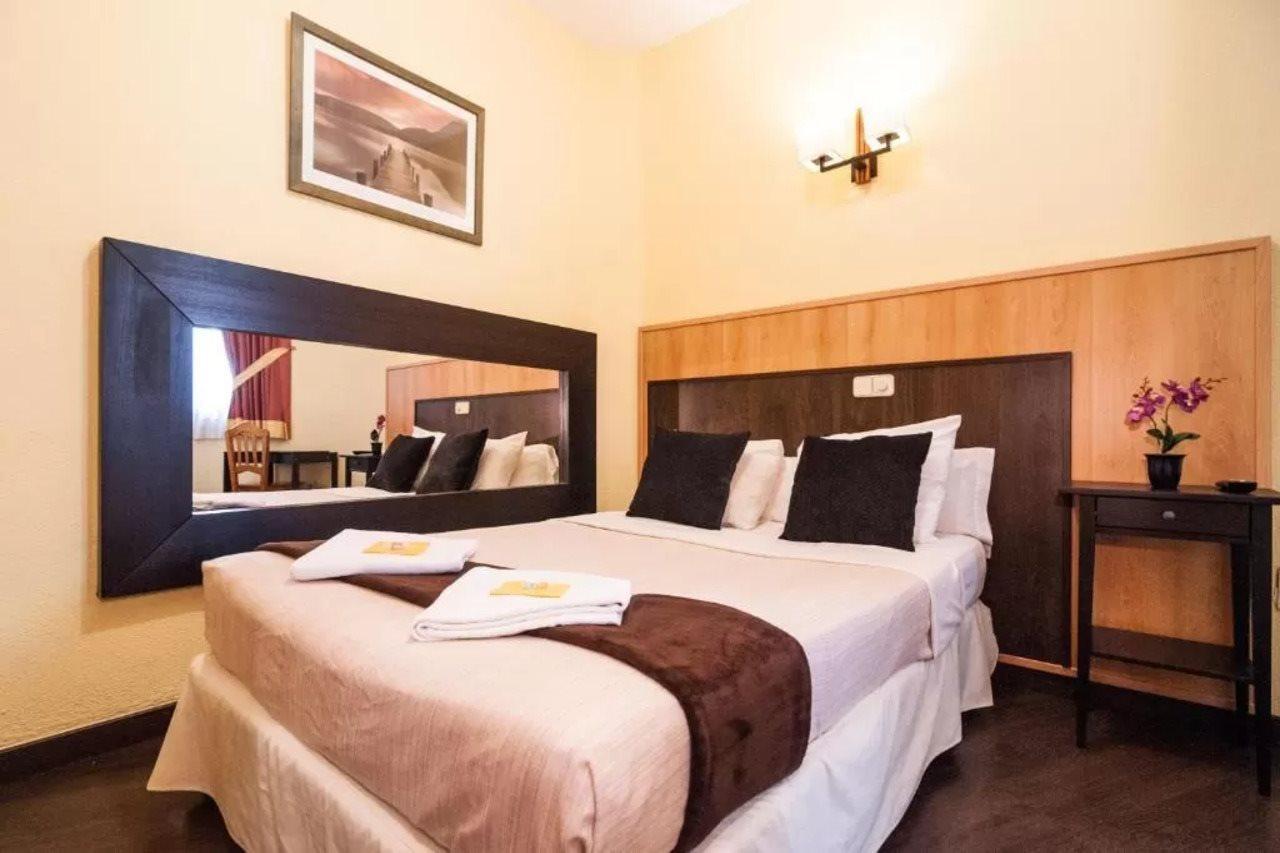Hostal Gallardo Мадрид Экстерьер фото