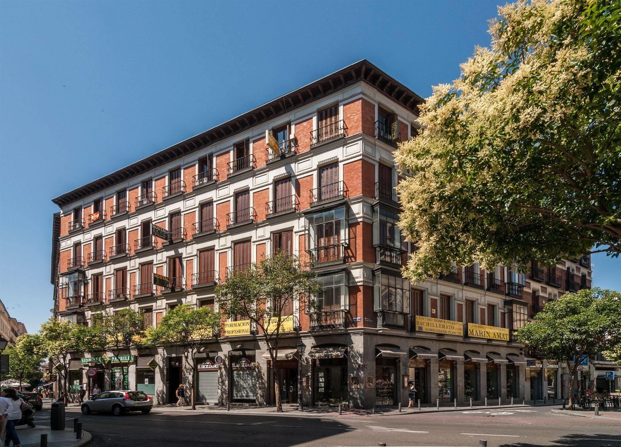 Hostal Gallardo Мадрид Экстерьер фото